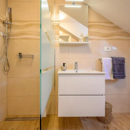 Bellezza * Milna (Brac)