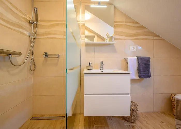 Bellezza * Milna (Brac)