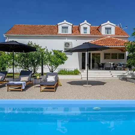 Bellezza * Milna (Brac)